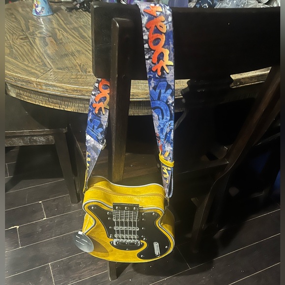 NWT Rockin’ Guitar  Shaped Crossbody Bag 🎸🎸 - Picture 7 of 12